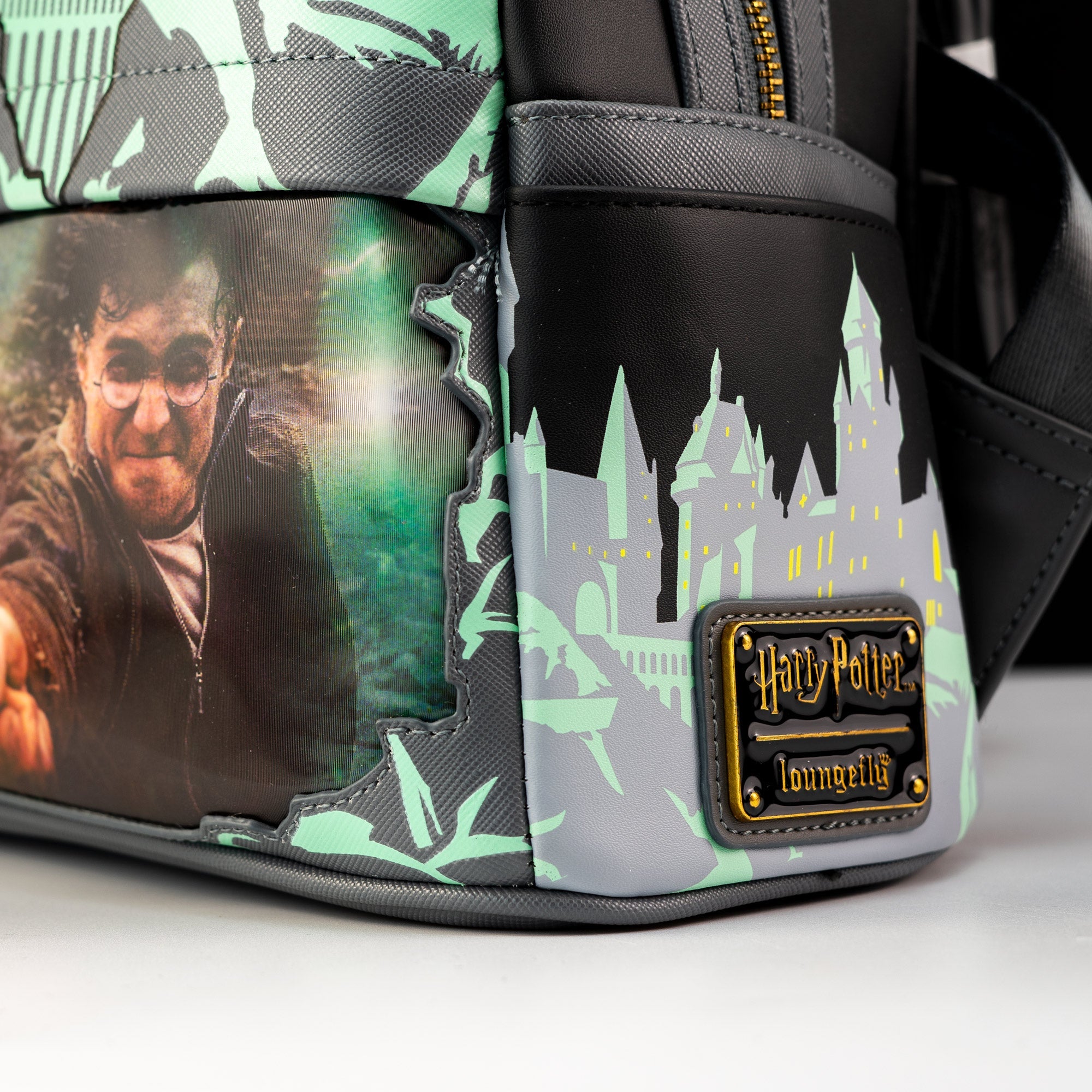 Loungefly x Harry Potter The Battle for Hogwarts Lenticular Mini Backpack - GeekCore